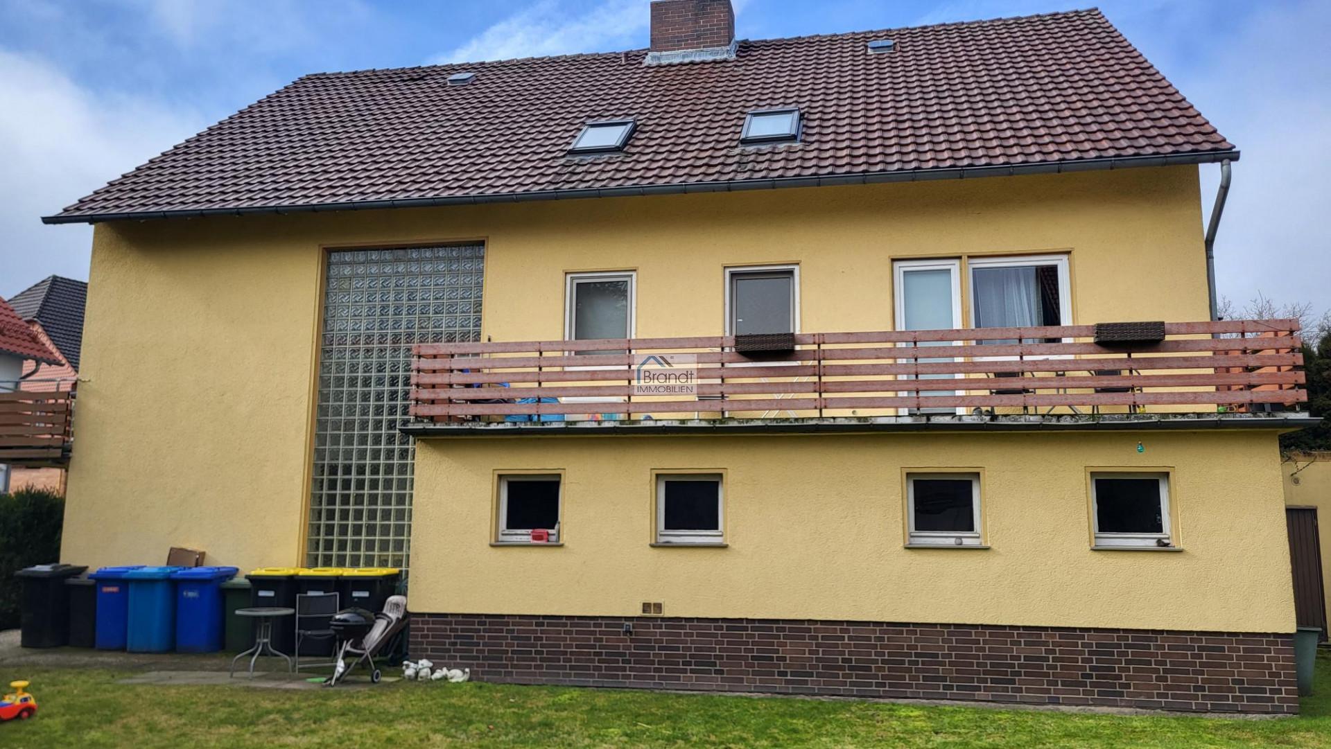 4-Familienhaus in Dransfeld mit 5 Garagen