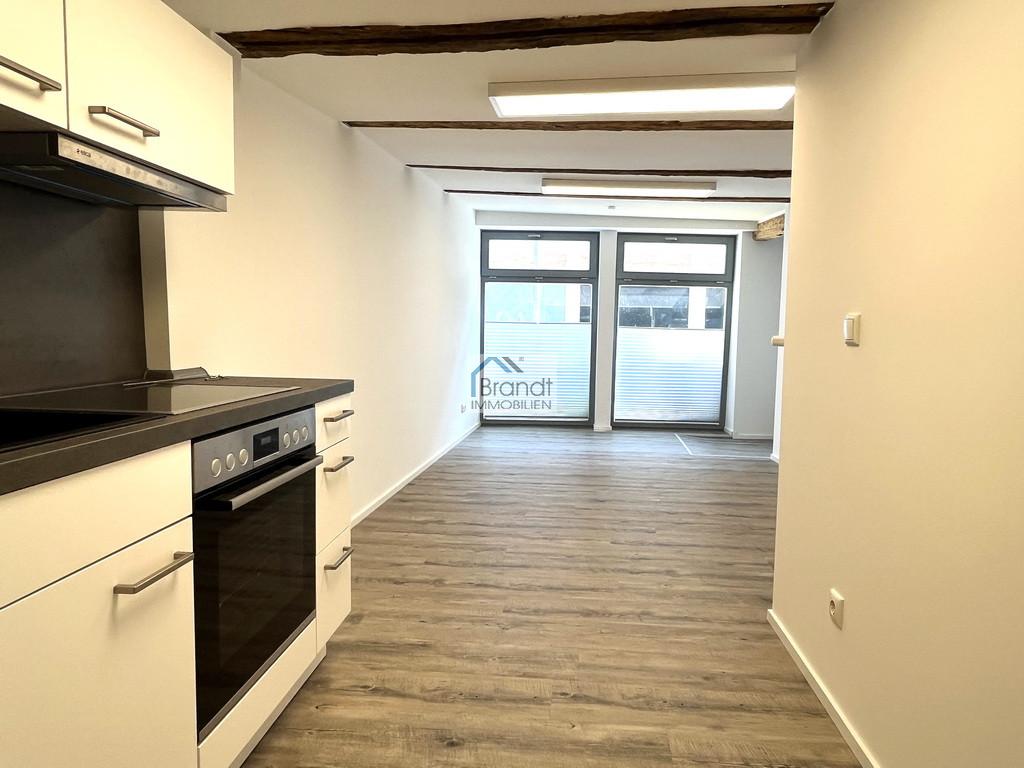 Kleiner Laden (Büro) mit großer Schaufensterfläche - Innenstadt